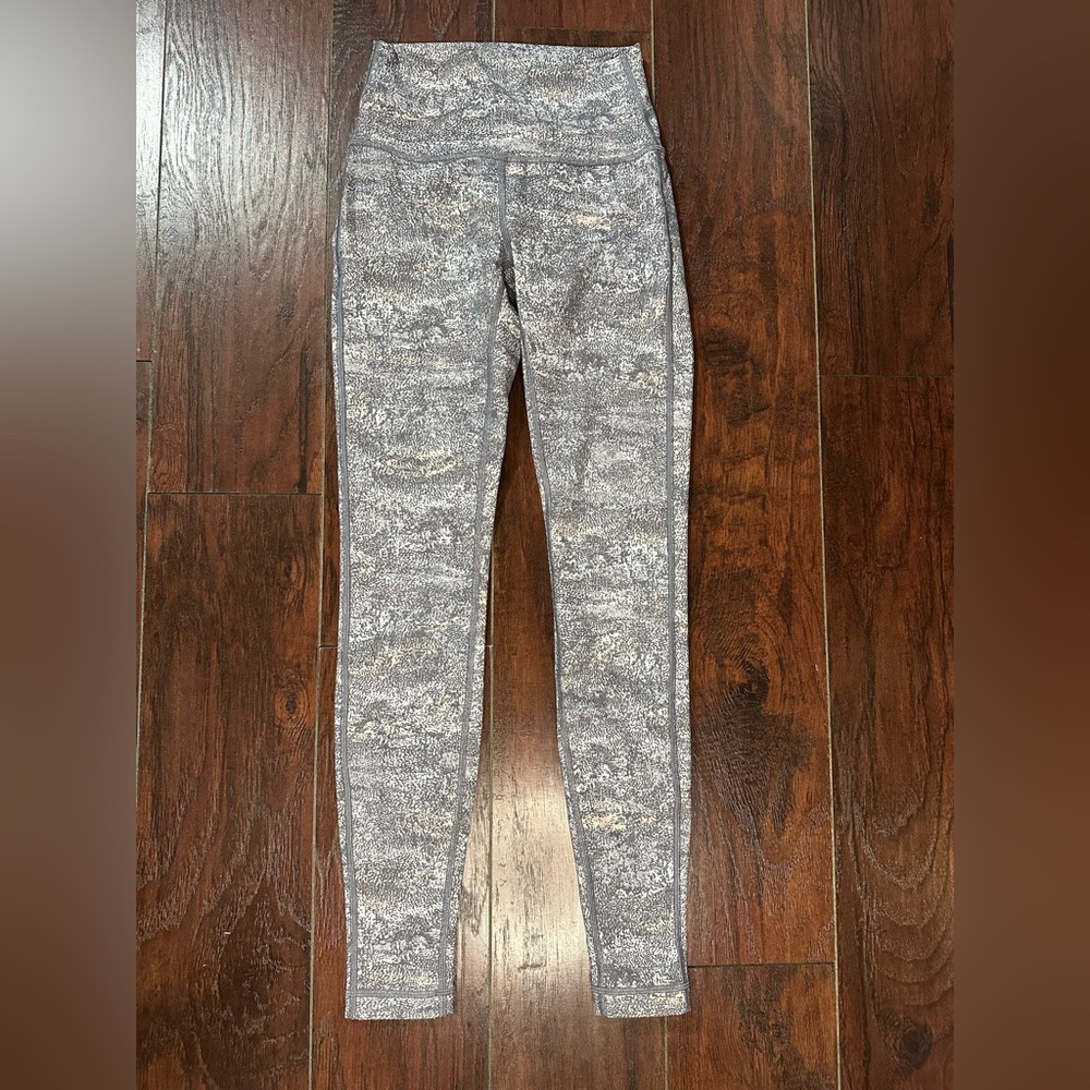 Lululemon Wunder Under size 4 High-Rise 28" Frozen Vista Alpine White Multi